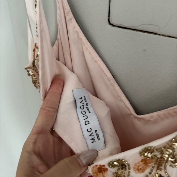 MAC DUGGAL NWT V Neck Floral Embellished Spaghetti Strap Gown in Oyster Multi 10 - Picture 7 of 13